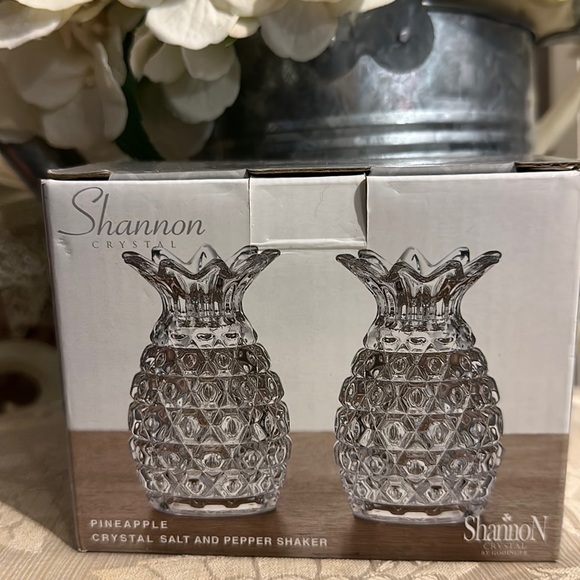 Shannon Crystal Other - SHANNON CRYSTAL PINEAPPLE SALT & PEPPER SHAKER NWT IN BOX UNUSED